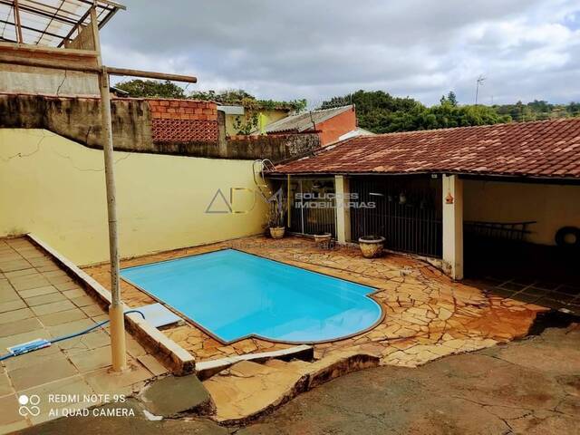 Casa para Venda em Botucatu - 2