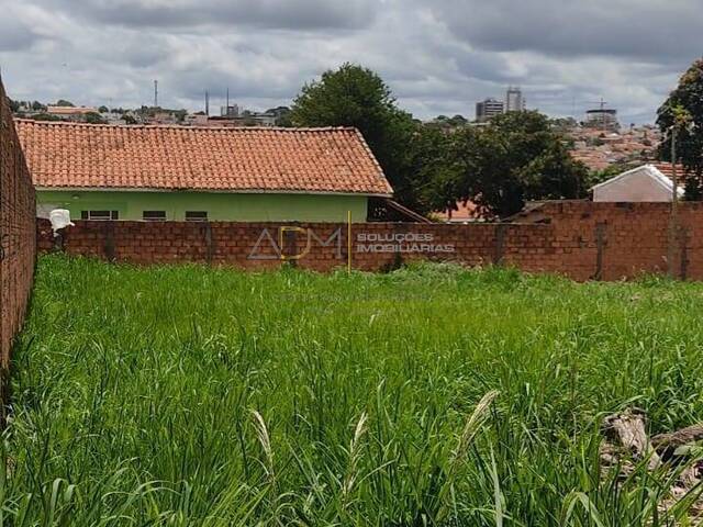 Terreno para Venda em Botucatu - 5