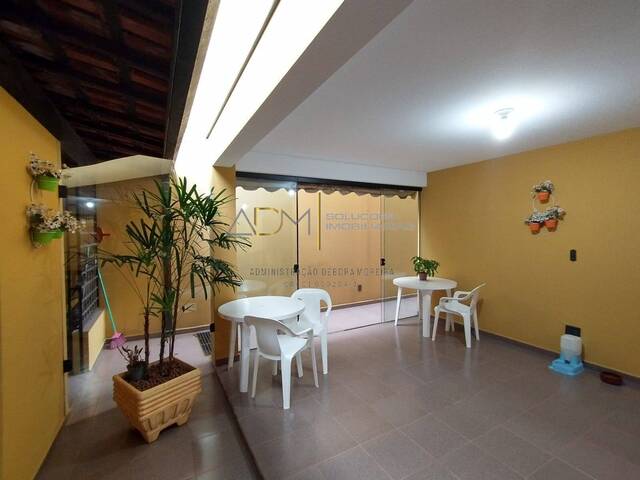 Casa para Venda em Botucatu - 3