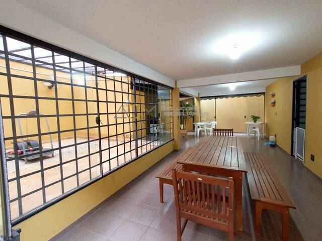 Casa para Venda em Botucatu - 4