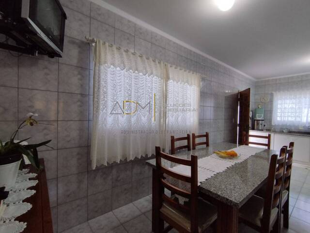 Casa para Venda em Botucatu - 3