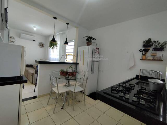 Casa para Venda em Botucatu - 2