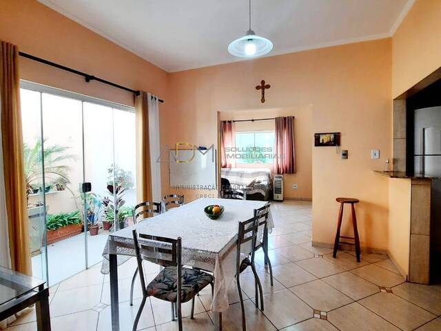 Casa para Venda em Botucatu - 3