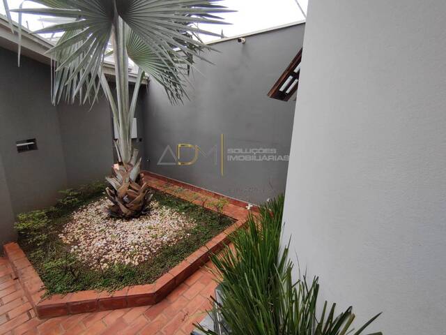 Casa para Venda em Botucatu - 3