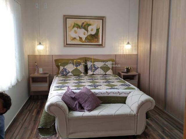 Casa para Venda em Botucatu - 2