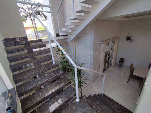 Casa para Venda em Botucatu - 2