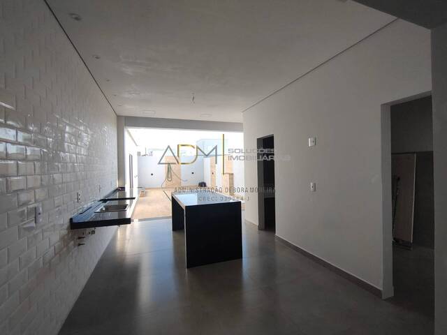 Casa para Venda em Botucatu - 3