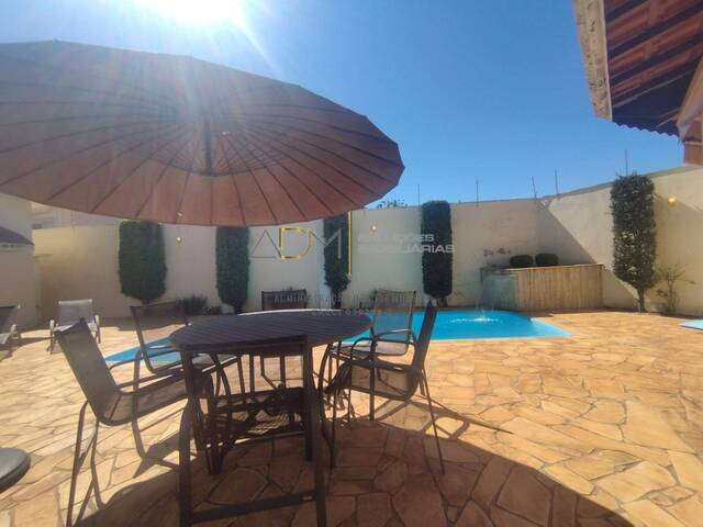 Casa para Venda em Botucatu - 3