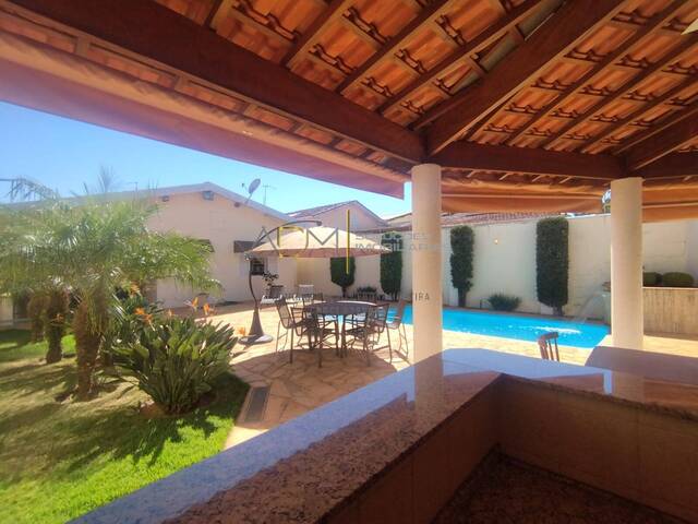 Casa para Venda em Botucatu - 2