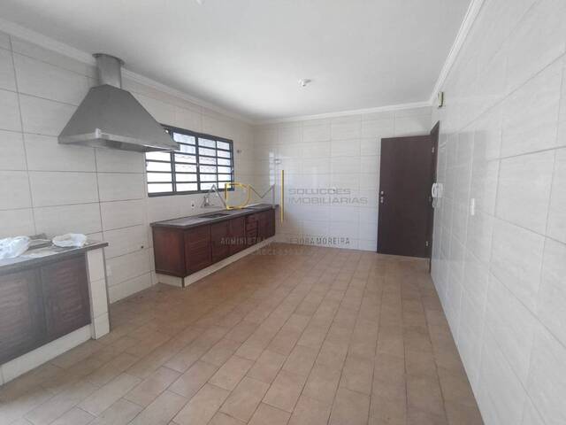 Casa para Venda em Botucatu - 4