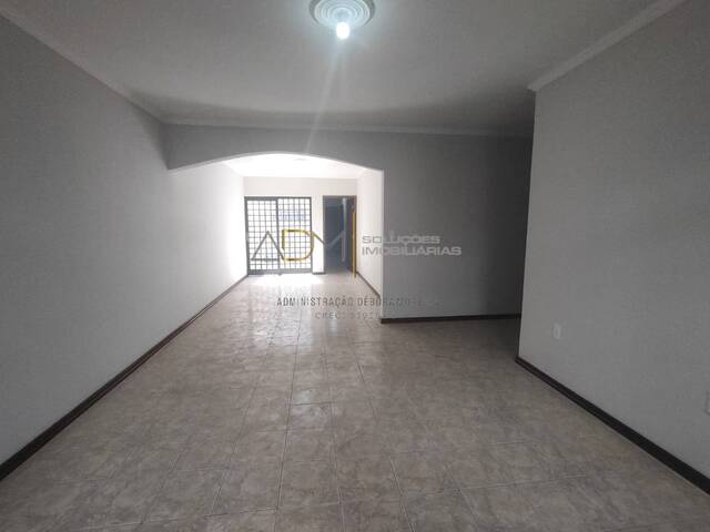 Casa para Venda em Botucatu - 5
