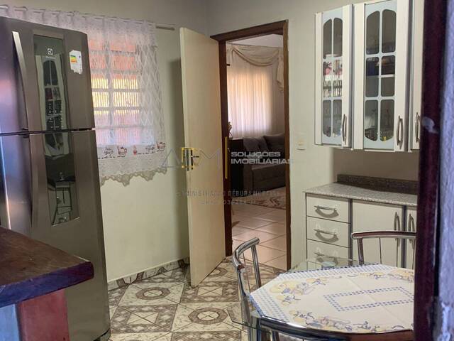 Casa para Venda em Botucatu - 3