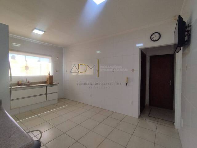 Casa para Venda em Botucatu - 3