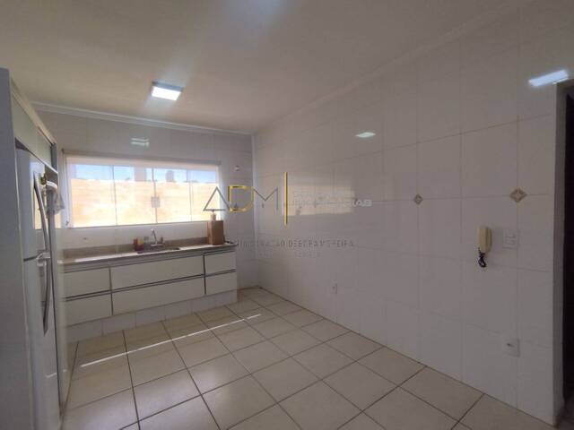 Casa para Venda em Botucatu - 2