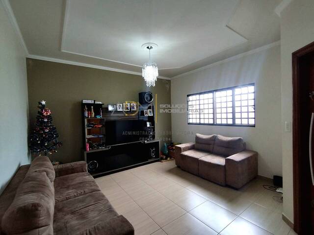 Casa para Venda em Botucatu - 3