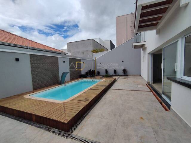 Casa para Venda em Botucatu - 2