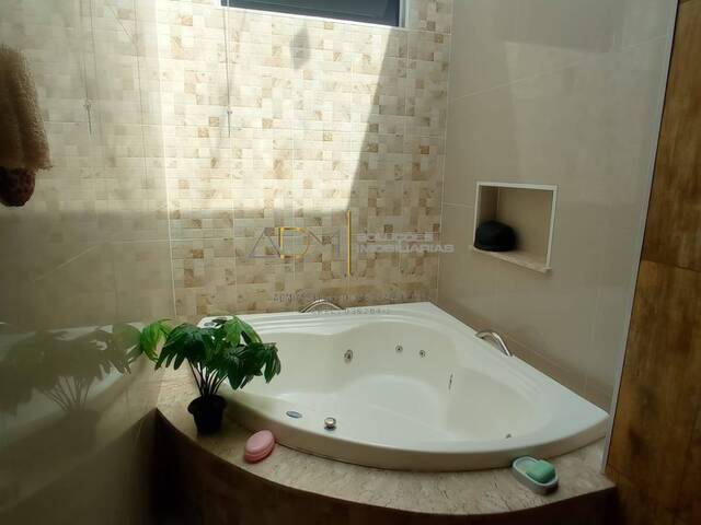 Casa para Venda em Botucatu - 3