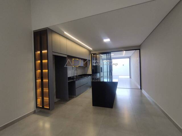 Casa para Venda em Botucatu - 3