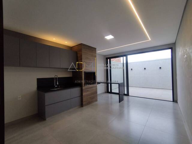 Casa para Venda em Botucatu - 2