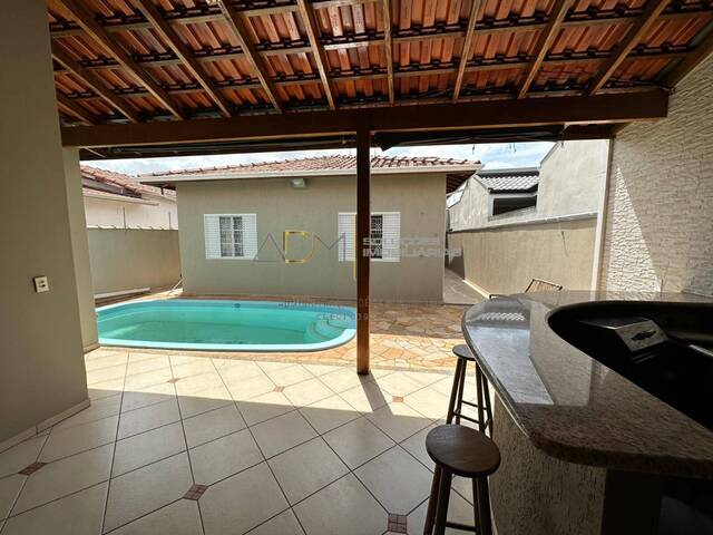 Casa para Venda em Botucatu - 3