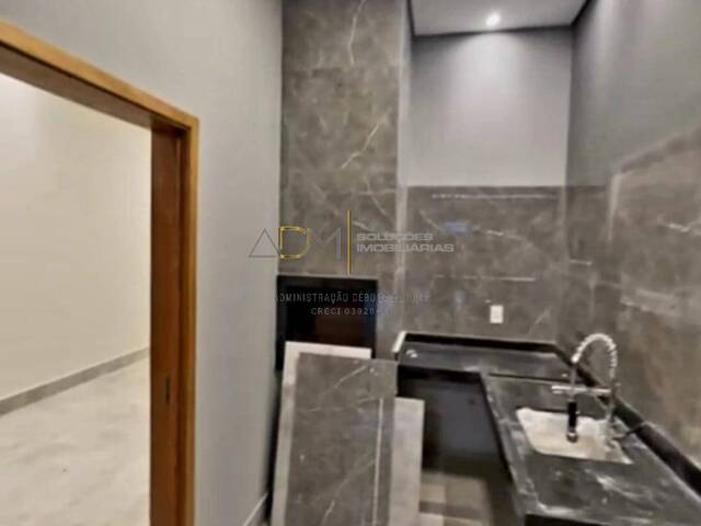 Casa para Venda em Botucatu - 5