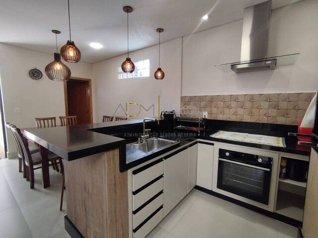 Casa para Venda em Botucatu - 2