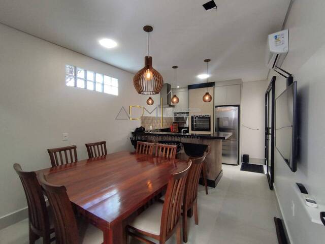 Casa para Venda em Botucatu - 3