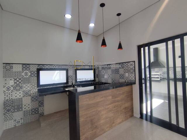 Casa para Venda em Botucatu - 2