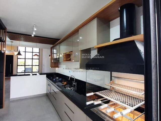 Casa para Venda em Botucatu - 5