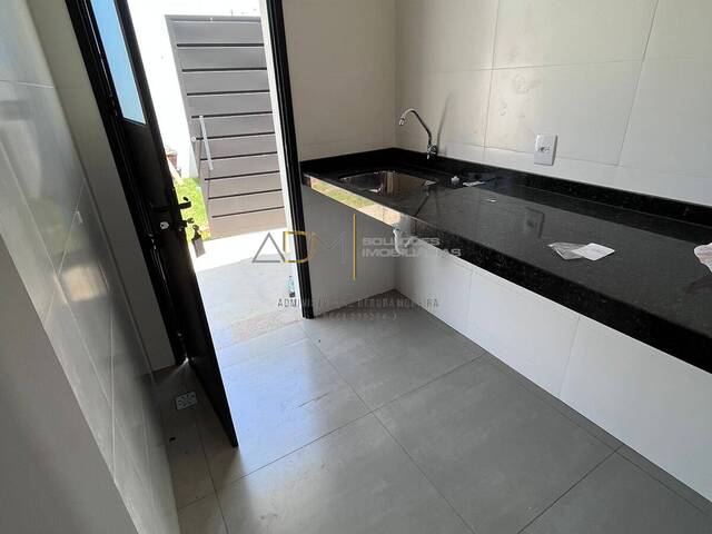 Casa para Venda em Botucatu - 3