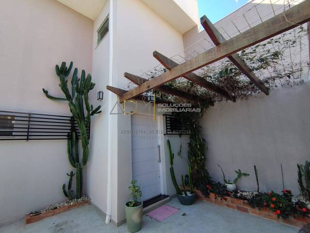 Casa para Venda em Botucatu - 2