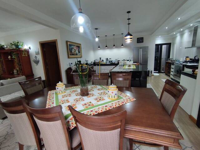 Casa para Venda em Botucatu - 2