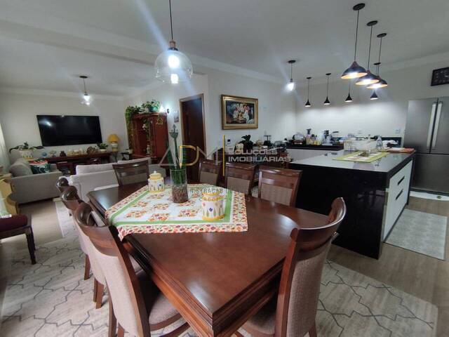 Casa para Venda em Botucatu - 3