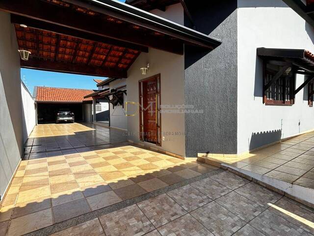 Casa para Venda em Botucatu - 2
