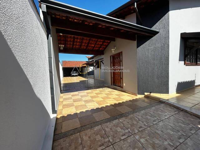 Casa para Venda em Botucatu - 4