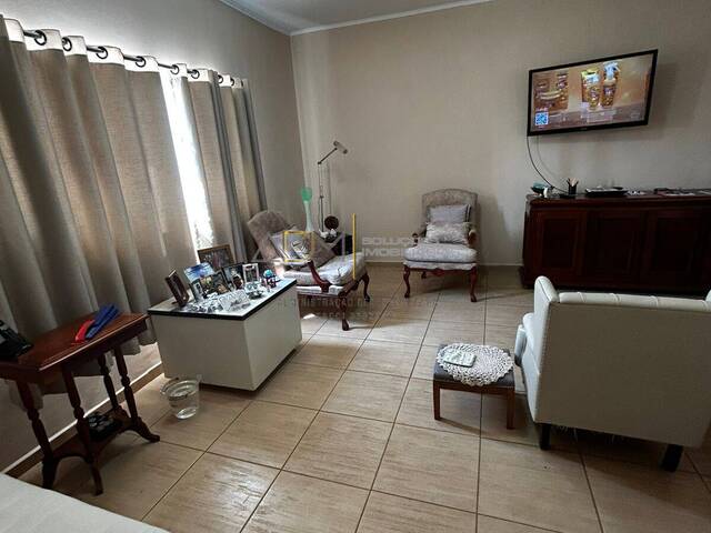Casa para Venda em Botucatu - 2