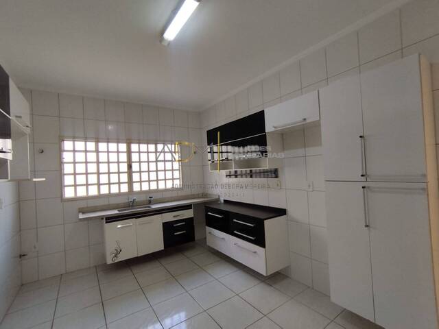 Sobrado para Venda em Botucatu - 5