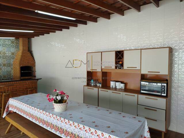 Casa para Venda em Botucatu - 3