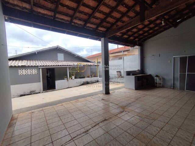 Casa para Venda em Botucatu - 4