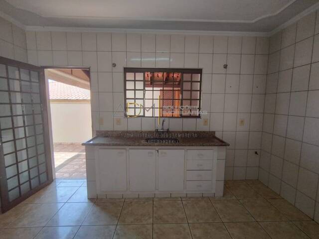 #CA1296 - Casa para Venda em Botucatu - SP - 2