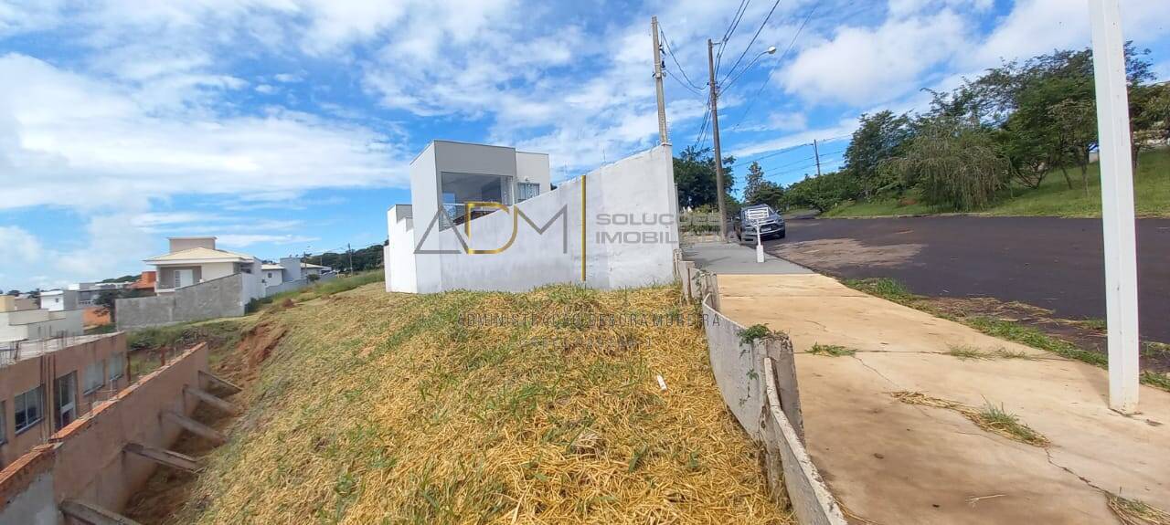 Terreno á venda no Jardim Itália em Botucatu-SP