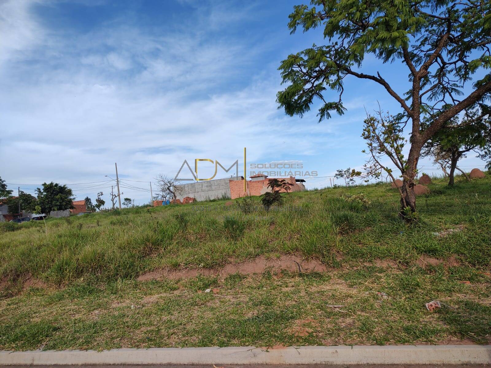 Terreno á venda em Rubião Júnior em Botucatu-SP por R$ 90.000,00