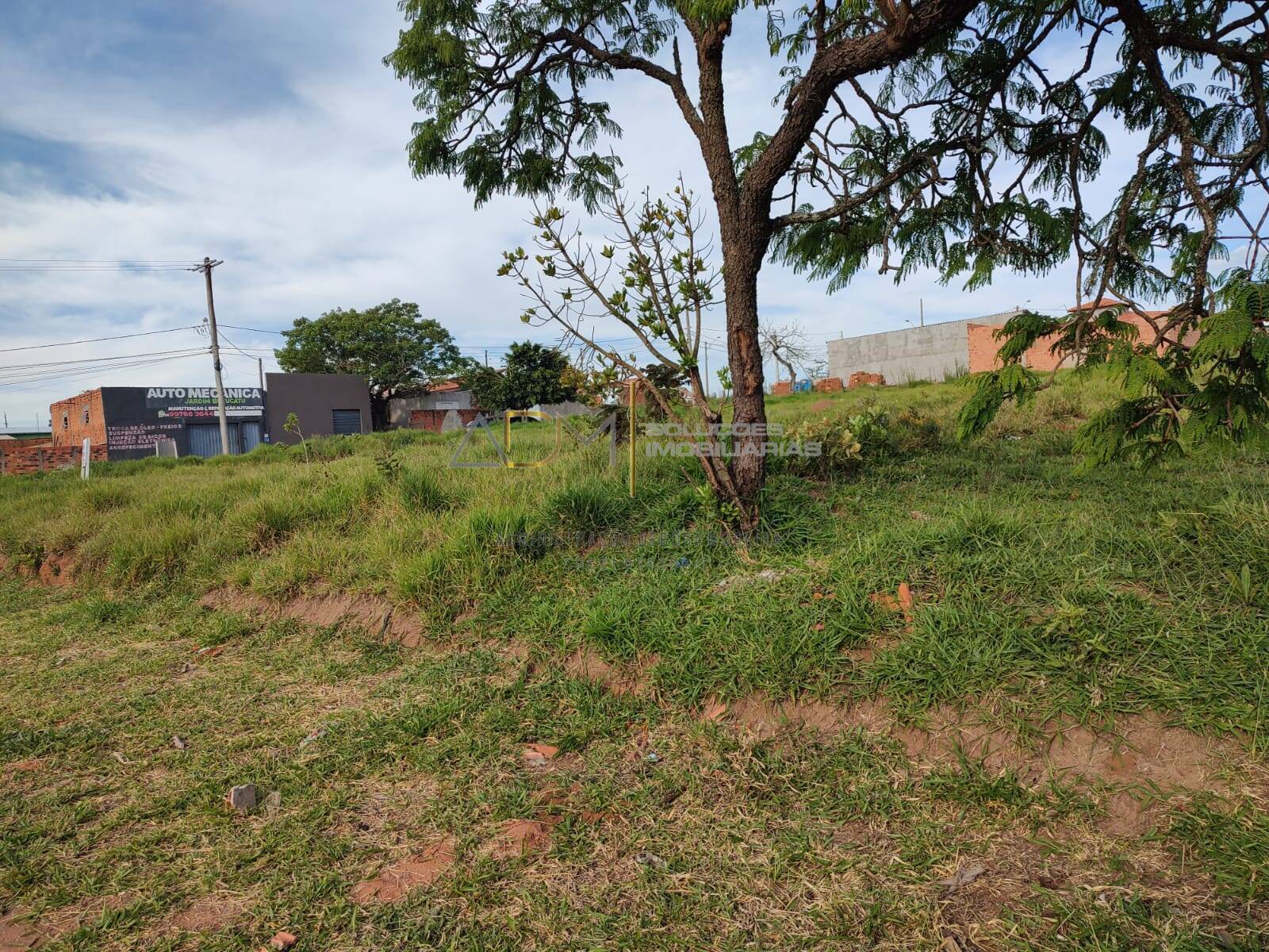 Terreno á venda com 300 m² - Rubião Júnior em Botucatu-SP