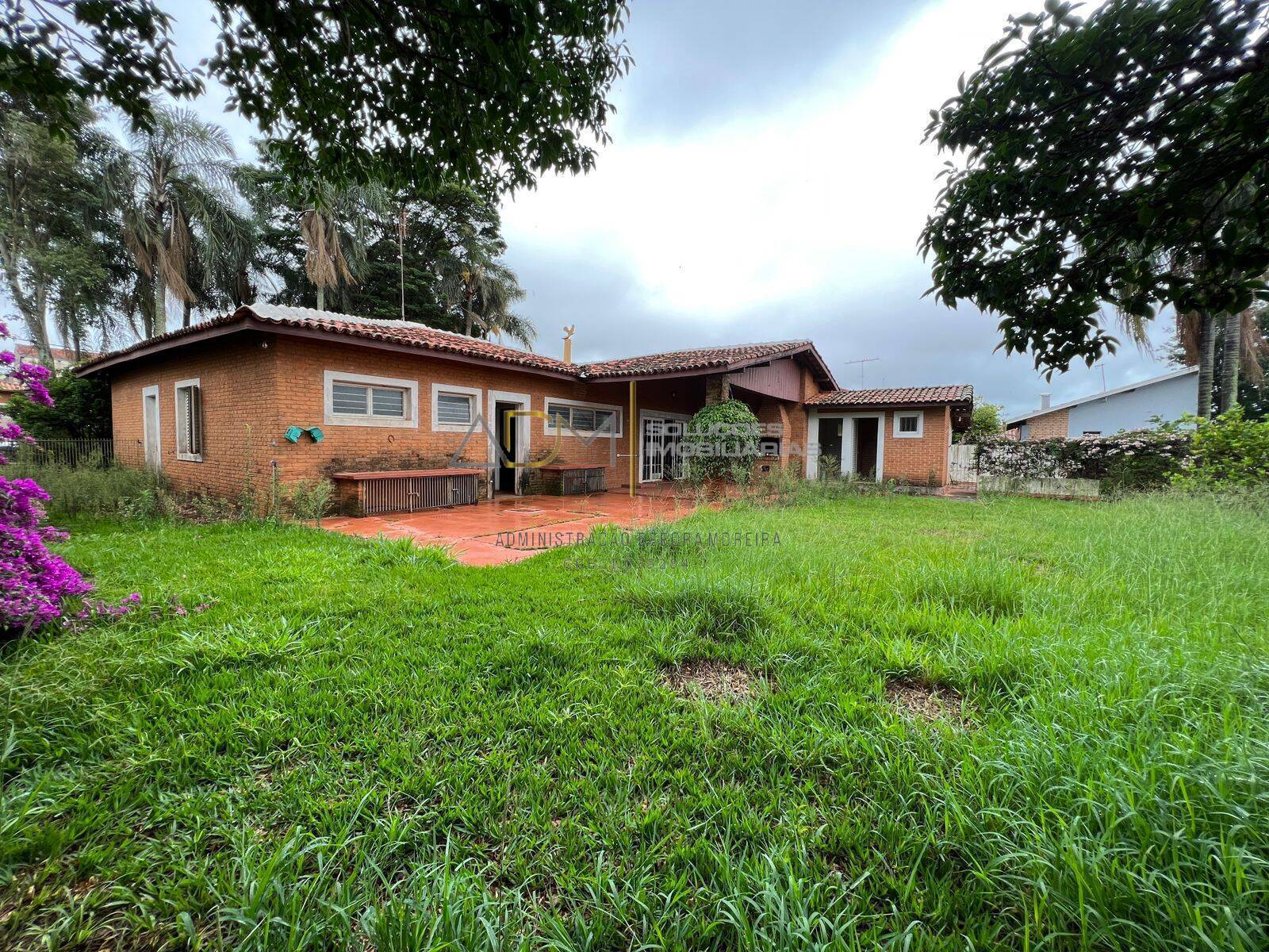 Casa á venda com 1.267 m² na Vila Antártica em Botucatu-SP