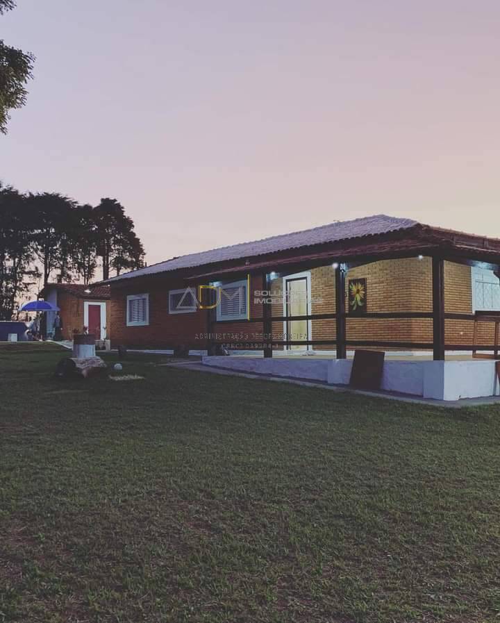 Chácara com piscina, próximo a cidade de Botucatu-SP