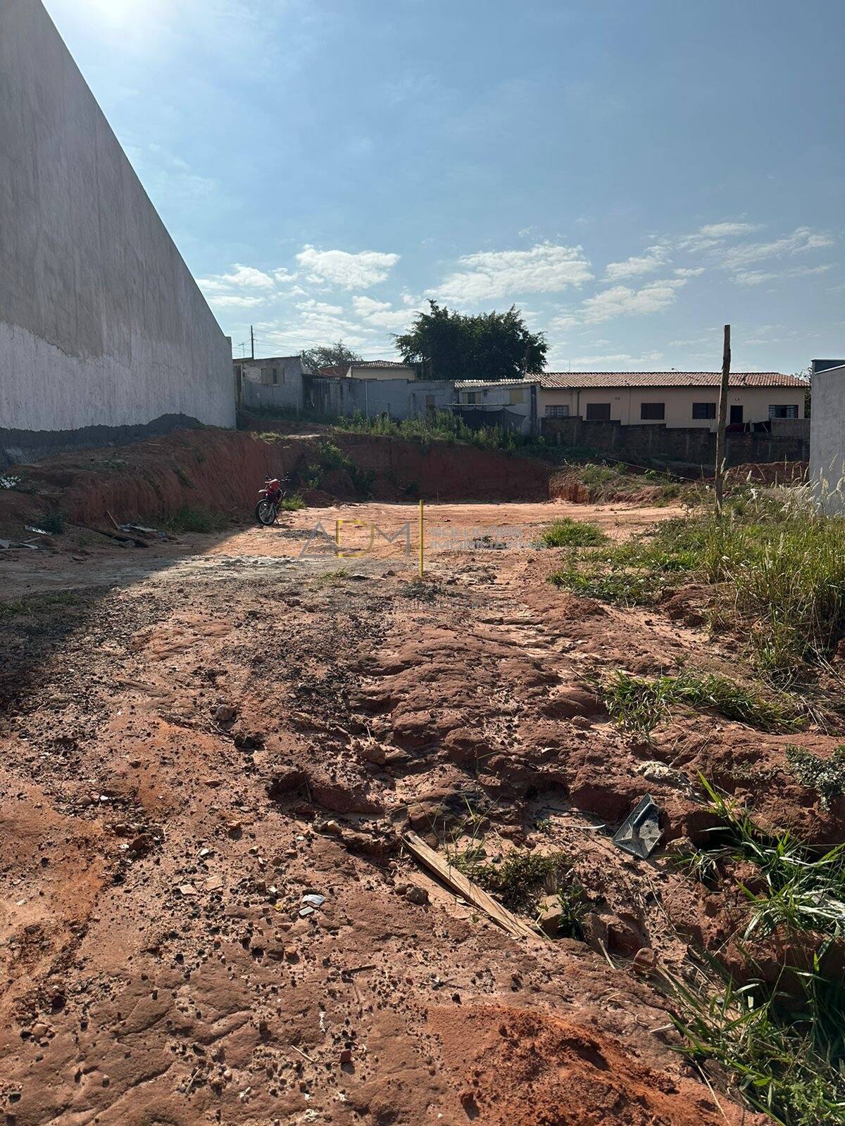 Terreno à venda em frente a rotatória do Residencial Plaza Martin!