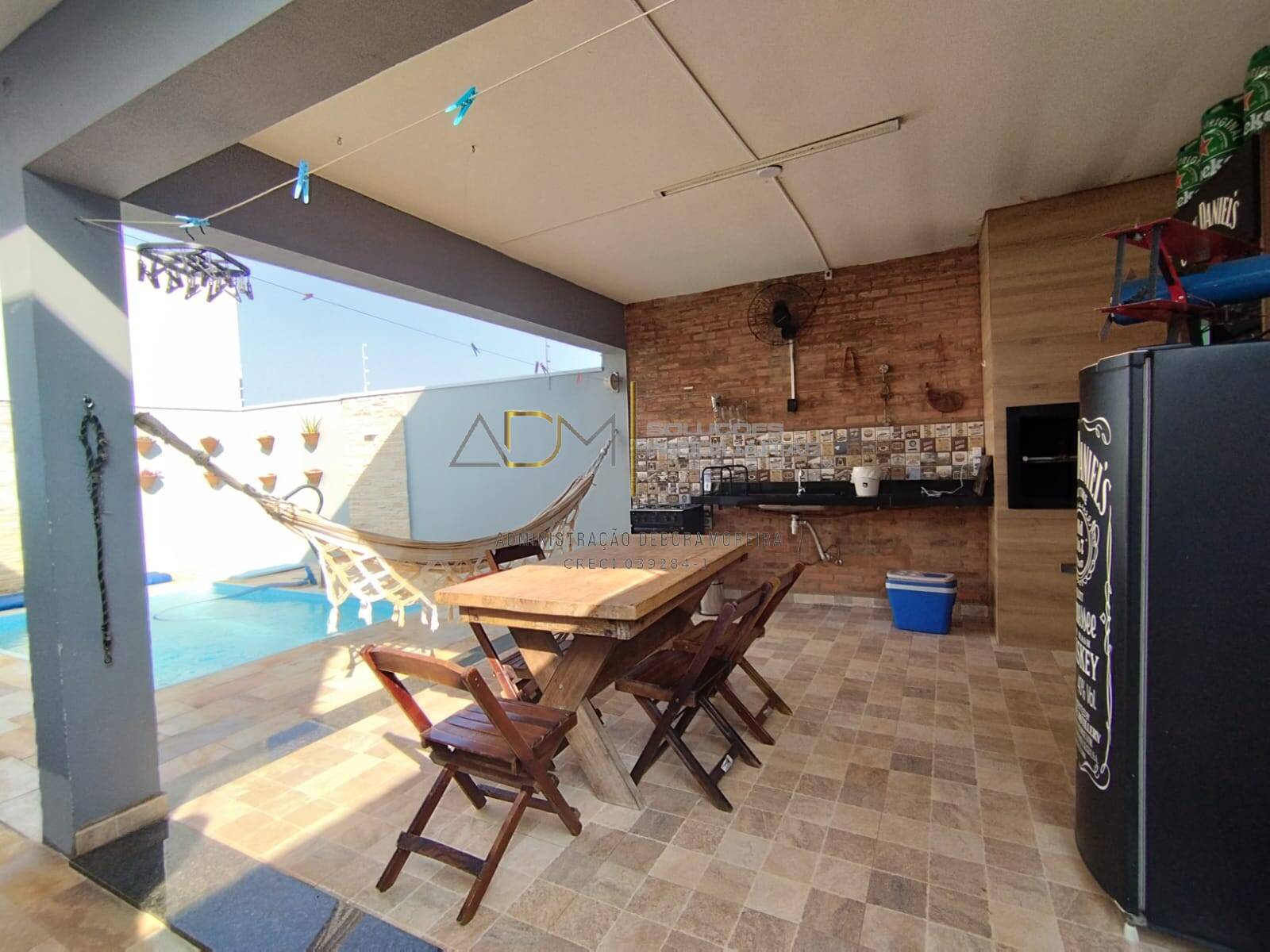 Casa com piscina, disp. pra venda no Ouro Verde em Botucatu-SP
