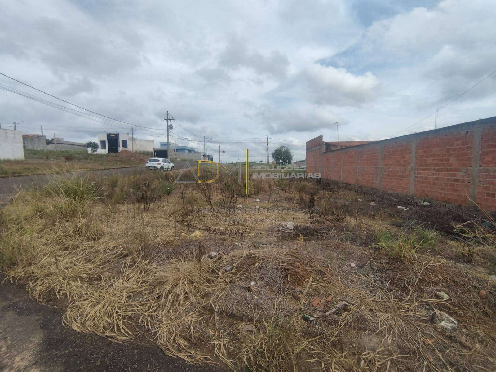 Terreno de esquina no Residencial Livia em Botucatu-SP